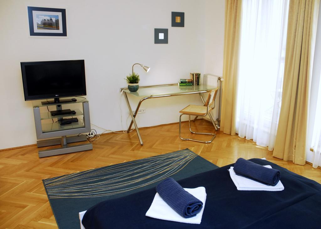 Bphome Apartments Будапеща Стая снимка