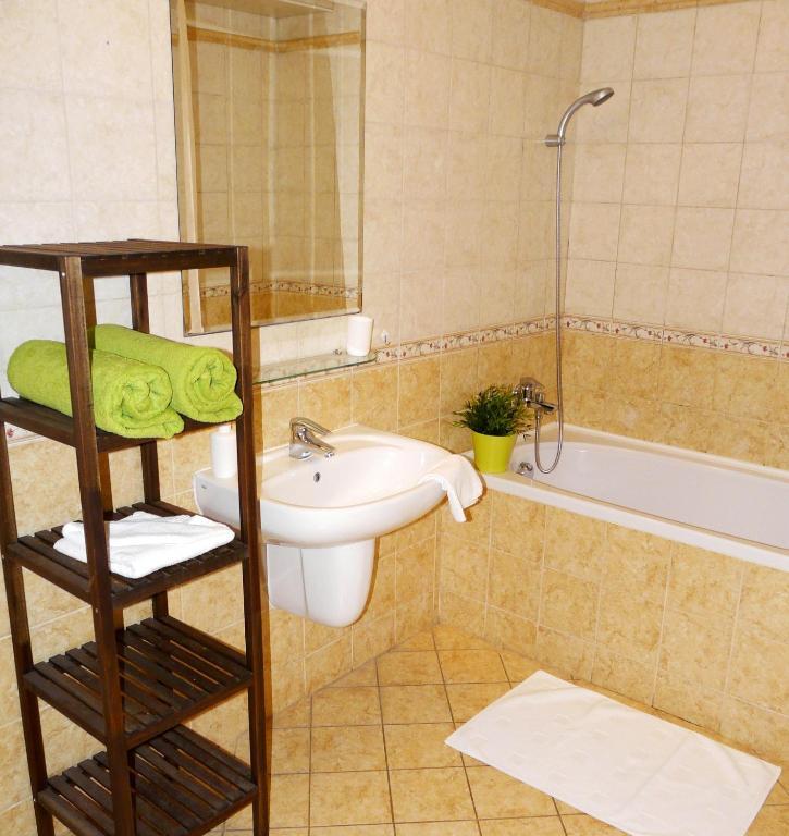 Bphome Apartments Будапеща Стая снимка